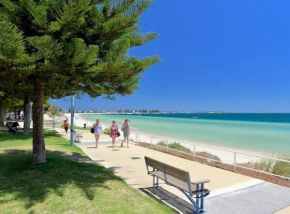 Seaview Beach Apartment